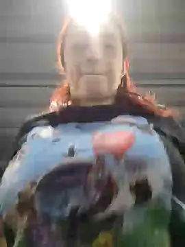 catalinamommyx online show from October 9, 2025, 2:06 pm