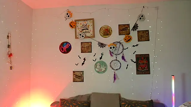 catalinamommyx online show from November 1, 2025, 11:09 pm