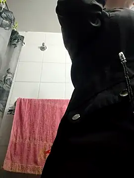 catalinamommyx online show from October 14, 2025, 2:12 am