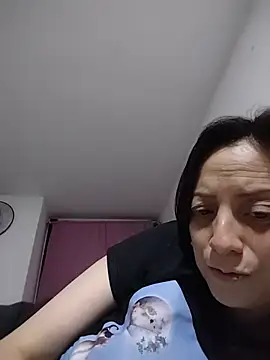 Snapshot of catalinamommyx chatting on July 9, 2026, 12:11 am catalinamommyx online show from July 9, 2026, 12:11 am
