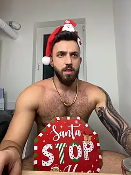 Snapshot of LoveIsBlind_ chatting on December 26, 2024, 12:03 am LoveIsBlind  online show from December 26, 2024, 12:03 am
