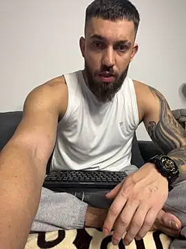 Snapshot of LoveIsBlind_ chatting on November 7, 2025, 8:52 am LoveIsBlind online show from November 7, 2025, 8:52 am