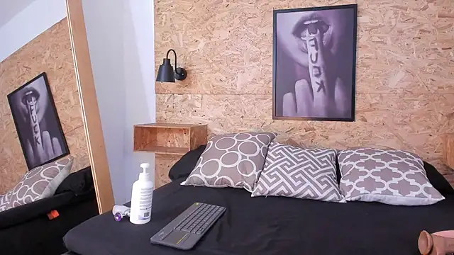 Snapshot of Elizabeth_Santos chatting on March 19, 2025, 10:09 pm Elizabeth Santos online show from March 19, 2025, 10:09 pm