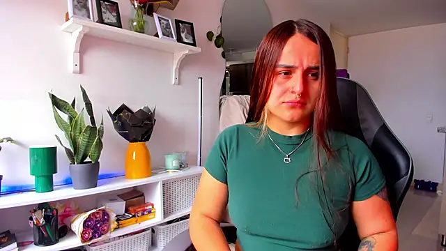 evy orange1 online show from April 6, 2026, 3:24 pm