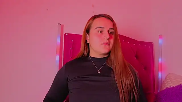 Snapshot of evy_orange1 chatting on November 23, 2025, 4:00 am evy orange1 online show from November 23, 2025, 4:00 am