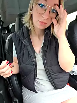 Snapshot of Giuliana_baby chatting on October 30, 2025, 8:45 am Giuliana baby online show from October 30, 2025, 8:45 am