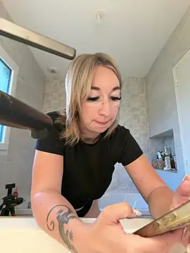 Snapshot of Giuliana_baby chatting on May 1, 2026, 5:34 am Giuliana baby online show from May 1, 2026, 5:34 am