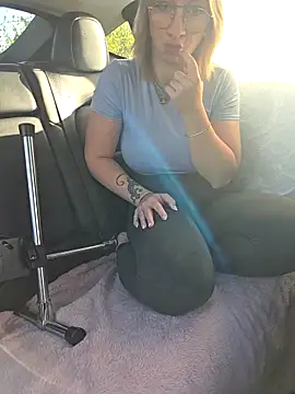 Snapshot of Giuliana_baby chatting on November 17, 2025, 9:13 am Giuliana baby online show from November 17, 2025, 9:13 am