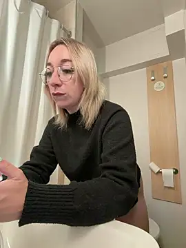 Snapshot of Giuliana_baby chatting on May 6, 2026, 4:38 am Giuliana baby online show from May 6, 2026, 4:38 am