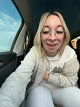 Snapshot of Giuliana_baby chatting on April 20, 2026, 5:21 am Giuliana baby online show from April 20, 2026, 5:21 am