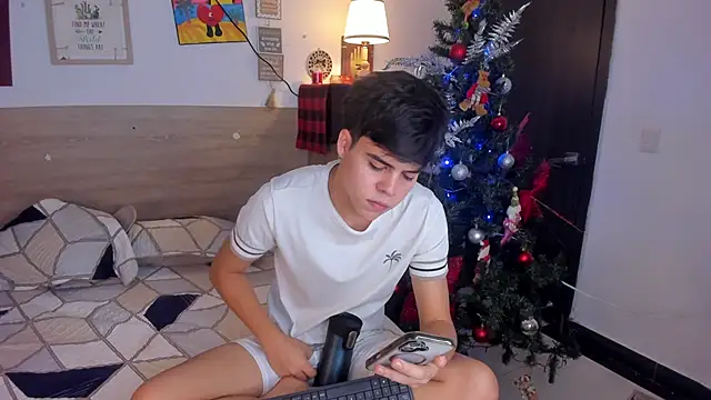 justinbiler online show from December 15, 2025, 12:44 pm