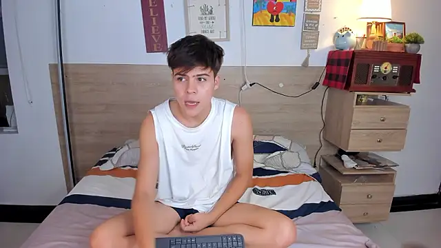 Snapshot of justinbiler chatting on February 13, 2026, 10:10 pm justinbiler online show from February 13, 2026, 10:10 pm