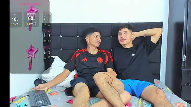 Snapshot of Alexander_and_Xiao chatting on November 29, 2025, 8:20 pm Alexander and Xiao online show from November 29, 2025, 8:20 pm