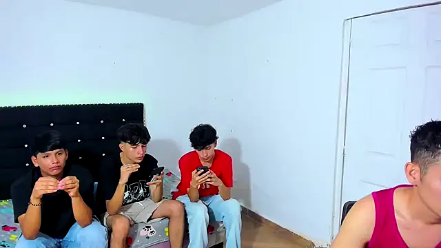 Snapshot of Alexander_and_Xiao chatting on February 27, 2025, 9:58 pm Alexander and Xiao online show from February 27, 2025, 9:58 pm