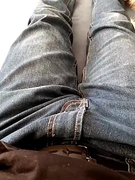 Snapshot of Big_Dick_22_in_Room chatting on March 9, 2025, 1:37 pm Big Dick 22 in Room online show from March 9, 2025, 1:37 pm