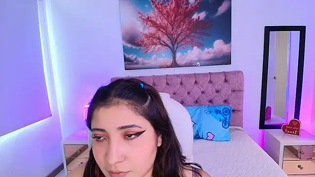 Snapshot of Emma_monserrat chatting on November 4, 2025, 7:28 pm Emma monserrat online show from November 4, 2025, 7:28 pm