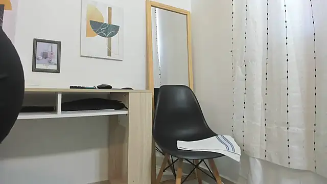 Emma Jnes online show from February 11, 2026, 1:00 pm