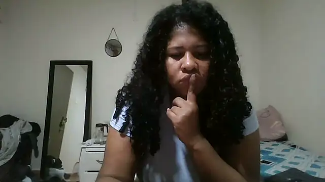 Snapshot of Ivon-09 chatting on May 3, 2026, 11:58 am Ivon-09 online show from May 3, 2026, 11:58 am