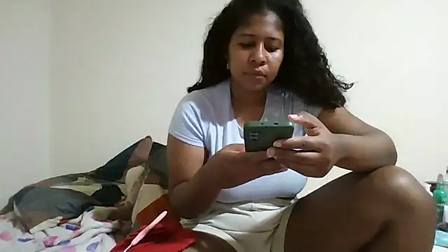 Ivon-09 online show from April 8, 2026, 12:28 pm