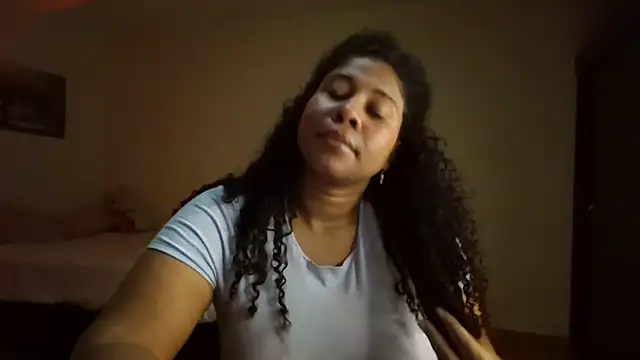 Snapshot of Ivon-09 chatting on July 1, 2026, 6:52 pm Ivon-09 online show from July 1, 2026, 6:52 pm