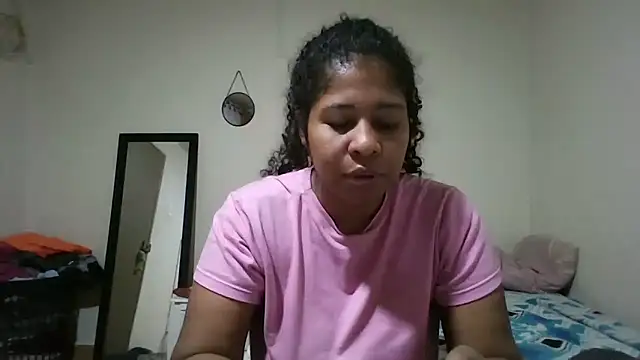 Snapshot of Ivon-09 chatting on May 4, 2026, 11:57 am Ivon-09 online show from May 4, 2026, 11:57 am