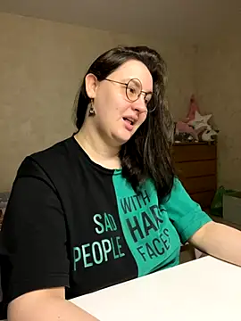 hungry1bunny online show from November 13, 2025, 10:02 pm