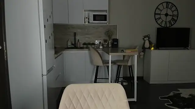 nilliluv online show from November 5, 2025, 12:03 am