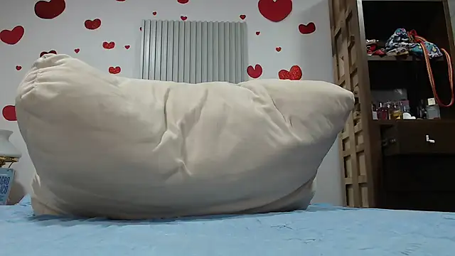 DanaiOluyi online show from March 4, 2025, 9:43 pm