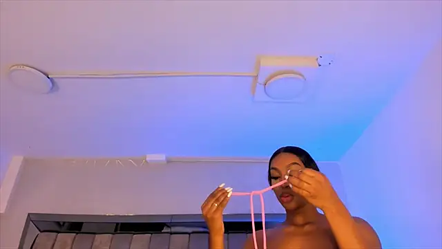 ChaynnaCooper online show from March 11, 2025, 12:06 pm