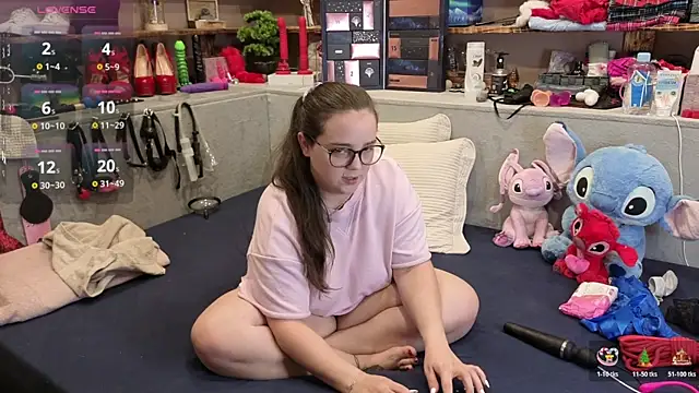 Snapshot of Kimberly-Caprice chatting on November 25, 2025, 7:03 pm Kimberly-Caprice online show from November 25, 2025, 7:03 pm