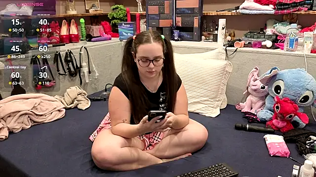 Snapshot of Kimberly-Caprice chatting on December 2, 2025, 7:04 pm Kimberly-Caprice online show from December 2, 2025, 7:04 pm