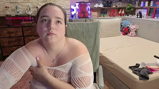 Snapshot of Kimberly-Caprice chatting on April 3, 2026, 6:25 pm Kimberly-Caprice online show from April 3, 2026, 6:25 pm