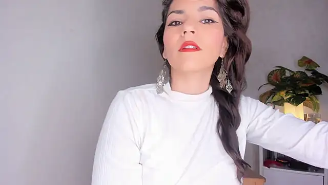 Snapshot of Chanel_shaw chatting on September 21, 2025, 7:19 pm Chanel shaw online show from September 21, 2025, 7:19 pm