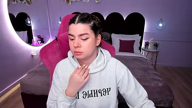 MelanieCarterr online show from February 22, 2026, 5:10 am