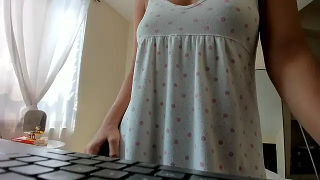 evely coelloo online show from November 25, 2025, 3:56 pm