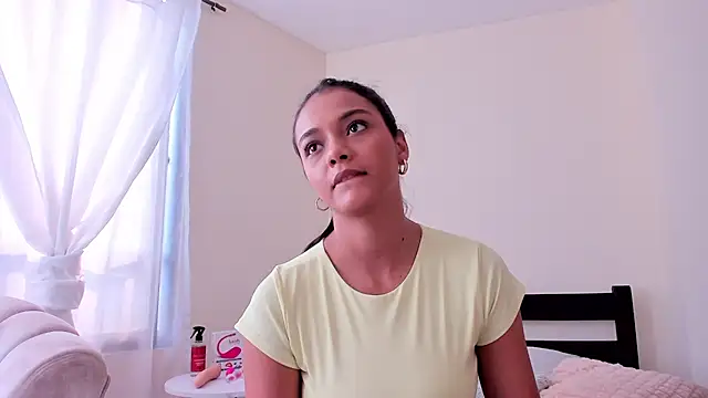 evely coelloo online show from January 7, 2025, 8:21 pm