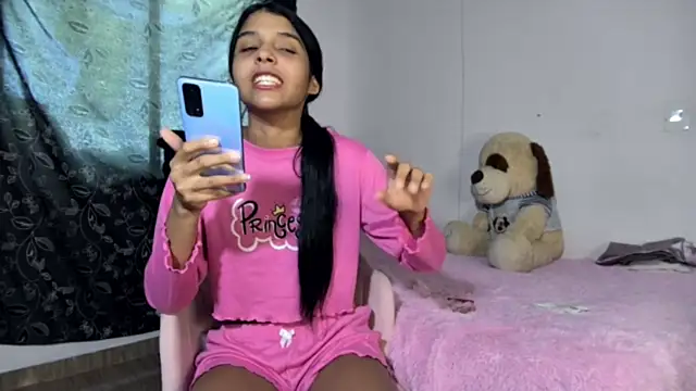 Snapshot of Michi_sexy chatting on February 27, 2026, 3:01 pm Michi sexy online show from February 27, 2026, 3:01 pm