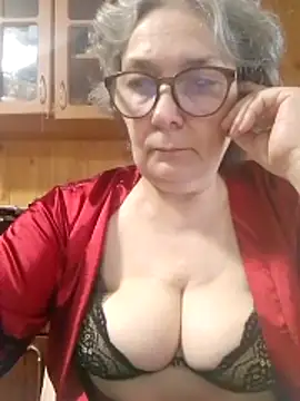 Snapshot of IrinaSweet54 chatting on May 22, 2026, 7:17 am IrinaSweet54 online show from May 22, 2026, 7:17 am