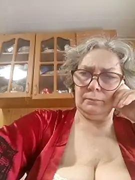 Snapshot of IrinaSweet54 chatting on May 16, 2026, 7:29 am IrinaSweet54 online show from May 16, 2026, 7:29 am