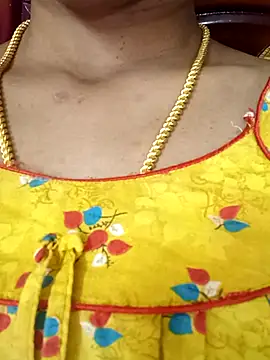 Snapshot of Ambika01 chatting on November 5, 2025, 4:15 am Ambika01 online show from November 5, 2025, 4:15 am