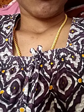 Snapshot of Ambika01 chatting on November 6, 2025, 4:38 am Ambika01 online show from November 6, 2025, 4:38 am