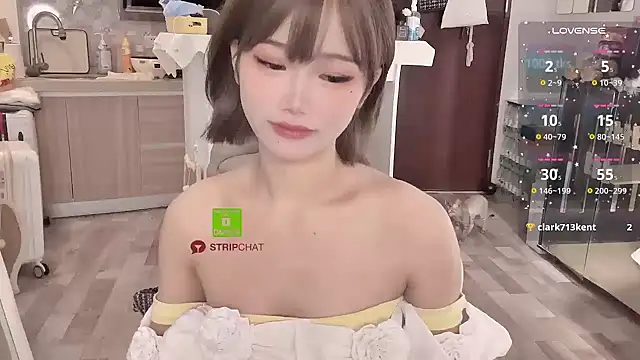 Snapshot of -XunMengLong- chatting on December 14, 2024, 8:02 am -XunMengLong- online show from December 14, 2024, 8:02 am