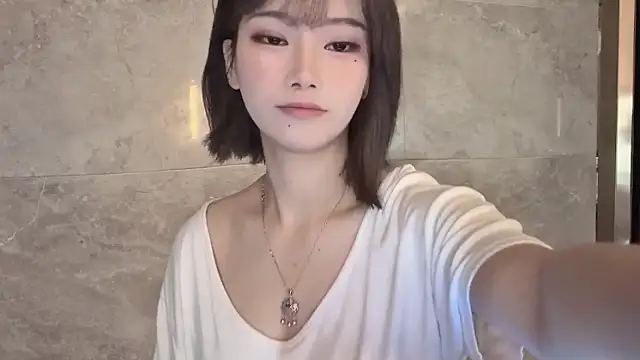 Snapshot of -XunMengLong- chatting on November 26, 2025, 6:19 pm -XunMengLong- online show from November 26, 2025, 6:19 pm