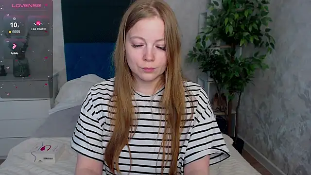 Snapshot of JennyyHot chatting on March 14, 2026, 8:42 am JennyyHot online show from March 14, 2026, 8:42 am