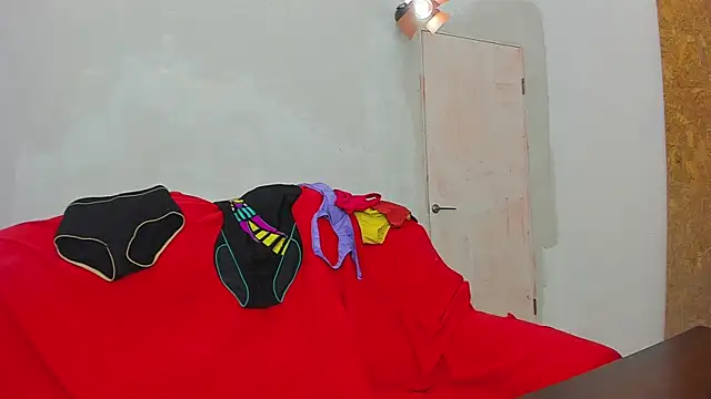 Snapshot of YourSuperModel chatting on February 14, 2025, 10:38 am YourSuperModel online show from February 14, 2025, 10:38 am