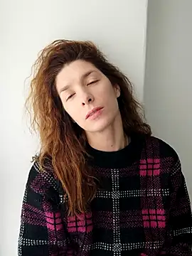 YourSuperModel online show from November 2, 2025, 6:29 am