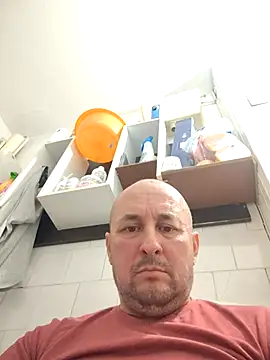 Snapshot of intx800 chatting on October 8, 2025, 3:24 pm intx800 online show from October 8, 2025, 3:24 pm