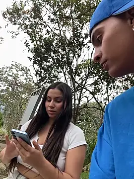 ValenSuarez25 online show from July 27, 2026, 10:39 pm