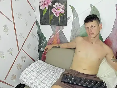 Snapshot of Zara_cum69 chatting on June 11, 2026, 12:32 am Zara cum69 online show from June 11, 2026, 12:32 am