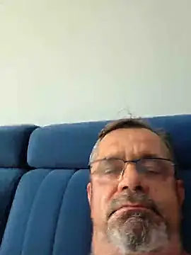 Snapshot of axecoman60 chatting on June 28, 2026, 9:48 am axecoman60 online show from June 28, 2026, 9:48 am